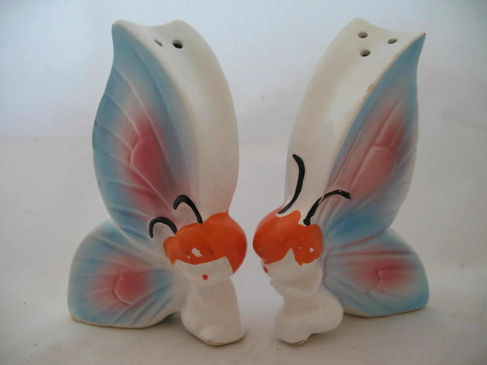 LOT 2pc BLUE PINK BUTTERFLY BUTTERFLIES Ceramic Kitchen SALT PEPPER SHAKER JAPAN