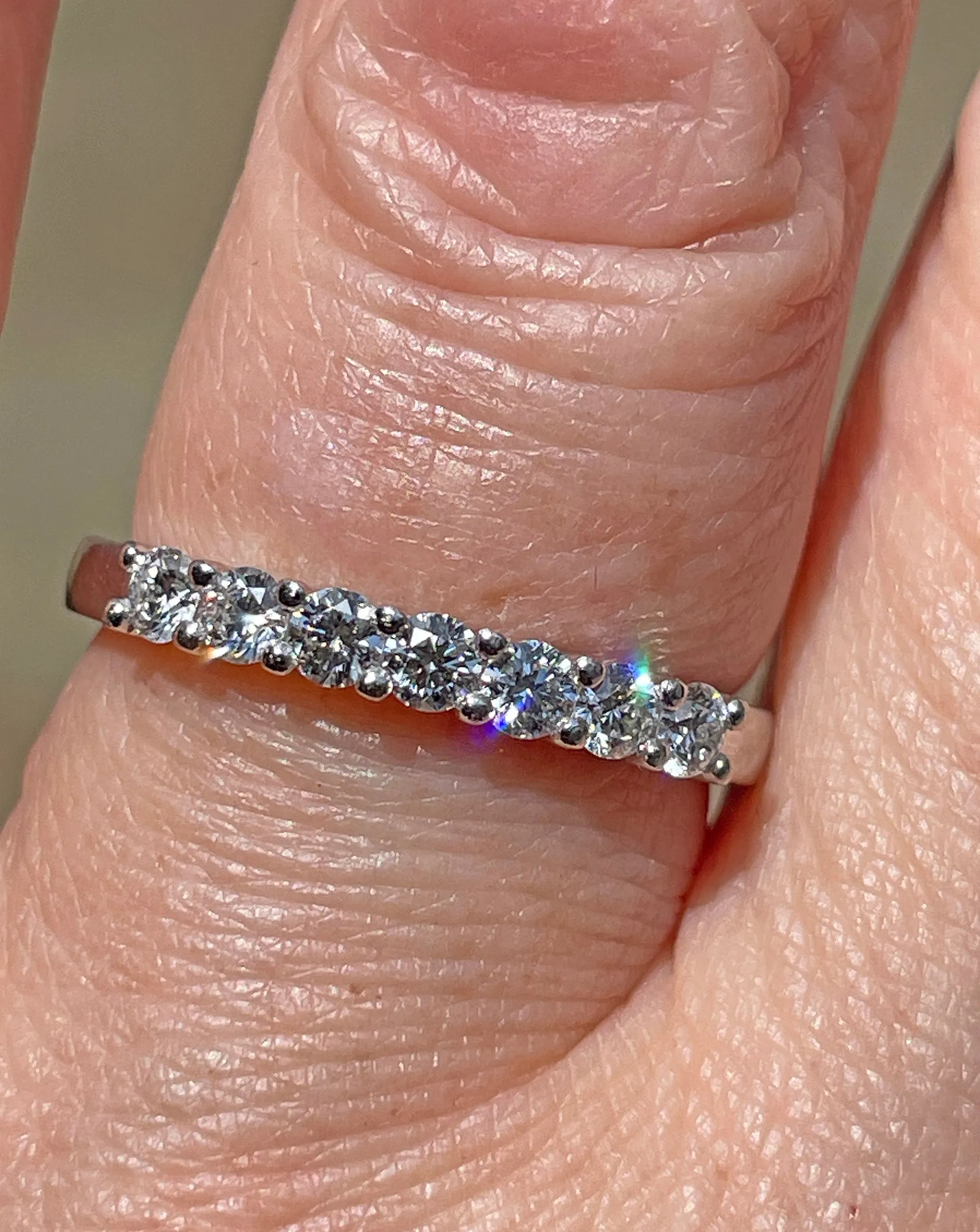 TIFFANY & Co Authentic Embrace with a Half Circle of 7 Diamonds Forever Platinum Ring Pt950