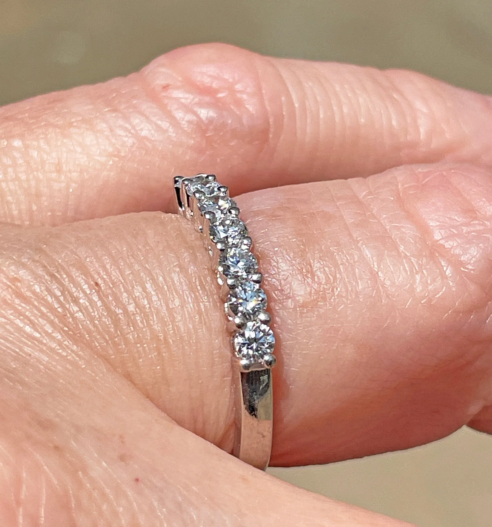 TIFFANY & Co Authentic Embrace with a Half Circle of 7 Diamonds Forever Platinum Ring Pt950